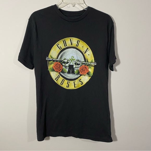One Guns-N-Roses Men's Black Short Sleeve T-Shirt-Size Medium - Picture 1 of 6